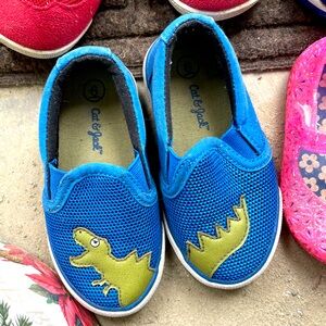 Cat & jack size 6 toddler slip on shoes